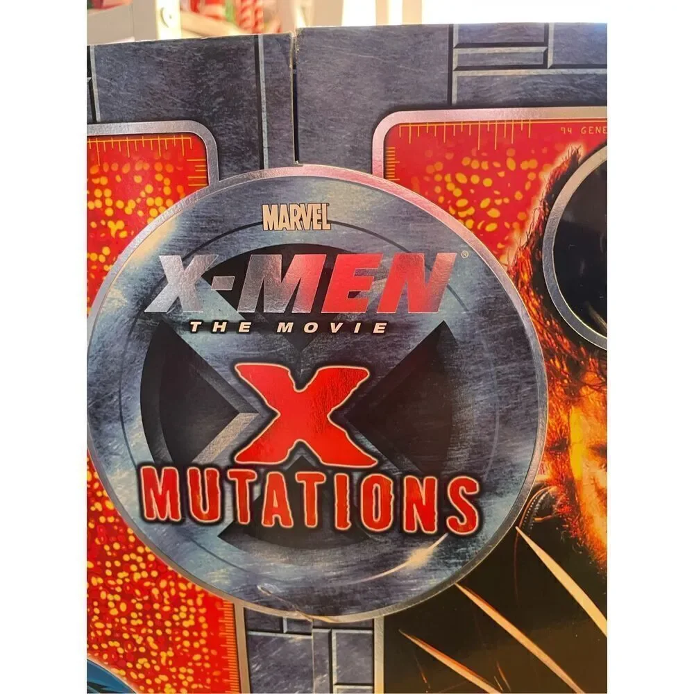 2000 Toy Biz Marvel X-Men The Movie X Mutations Classic & Movie Wolverine Figure